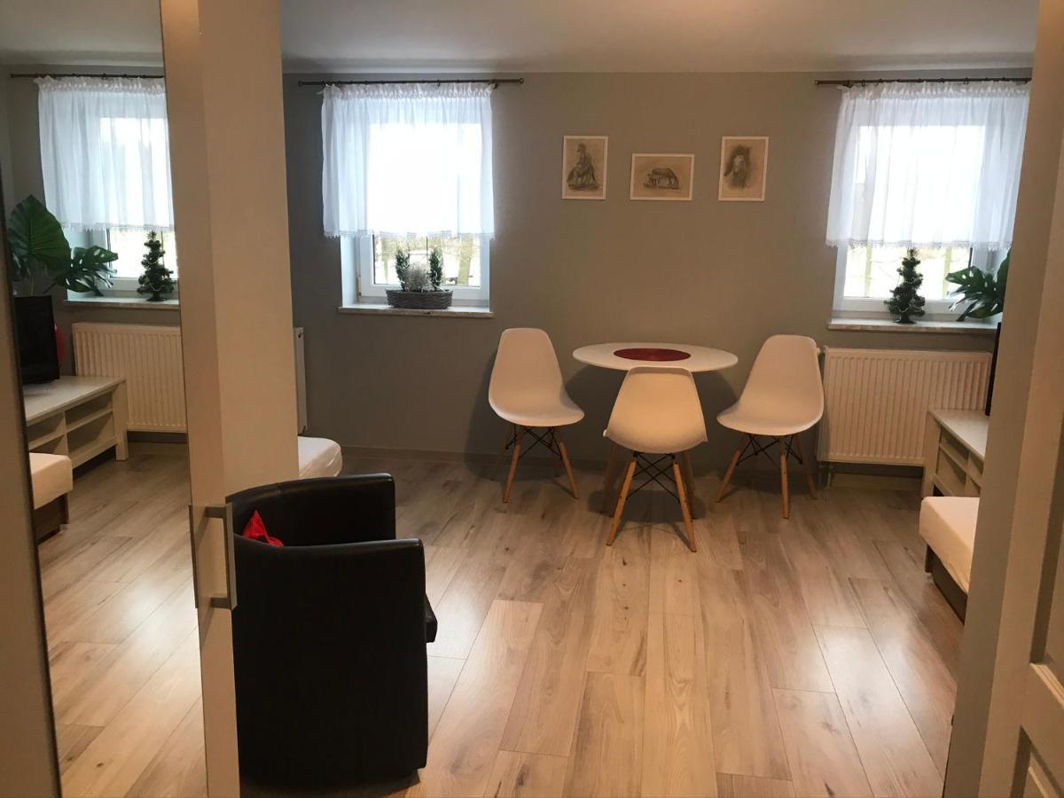スタラホビツェ Stajnia Pod Debem Bed & Breakfast エクステリア 写真