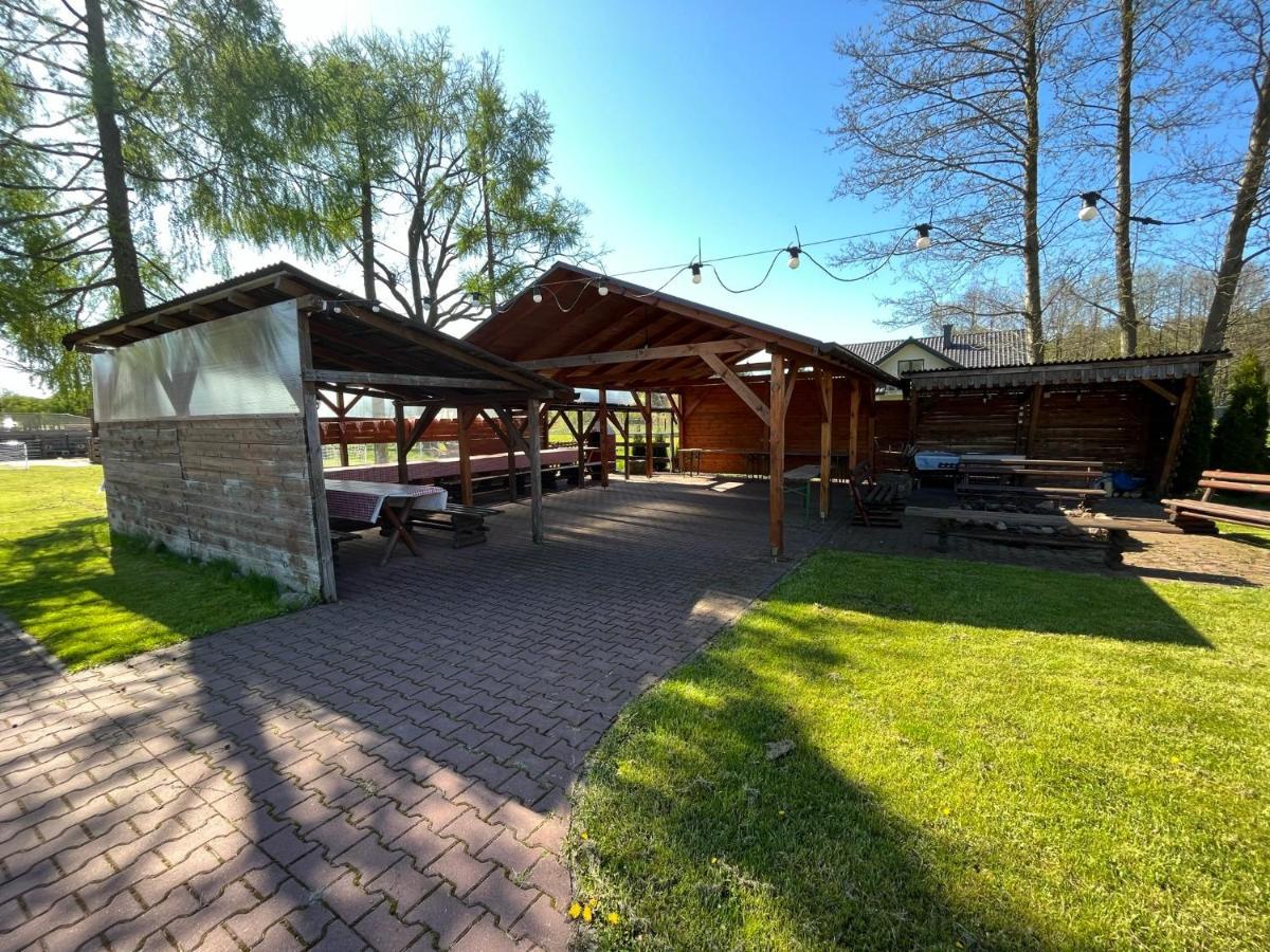 スタラホビツェ Stajnia Pod Debem Bed & Breakfast エクステリア 写真