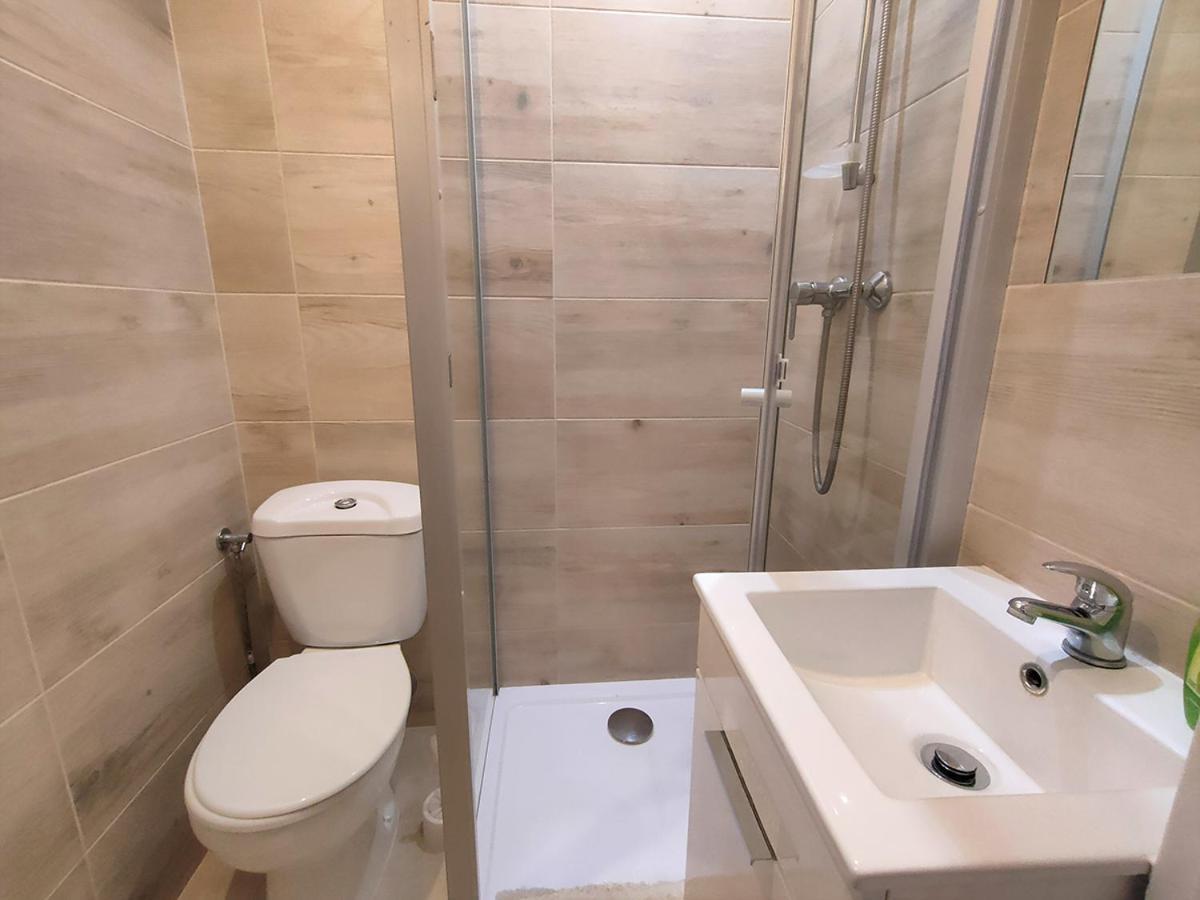 スタラホビツェ Stajnia Pod Debem Bed & Breakfast エクステリア 写真