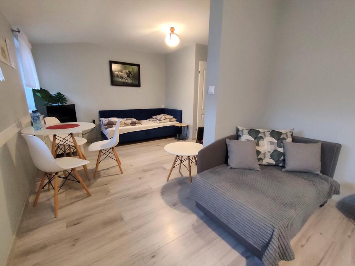 スタラホビツェ Stajnia Pod Debem Bed & Breakfast エクステリア 写真