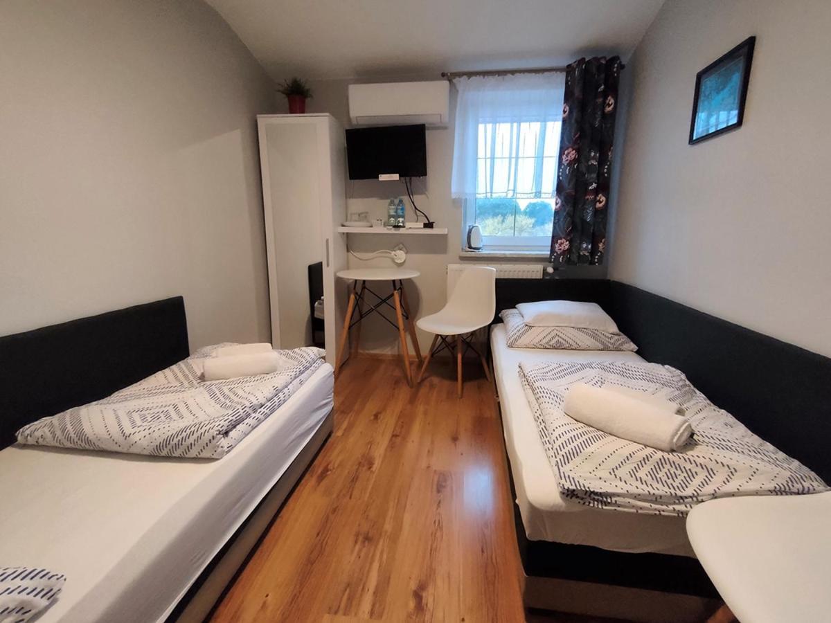スタラホビツェ Stajnia Pod Debem Bed & Breakfast エクステリア 写真