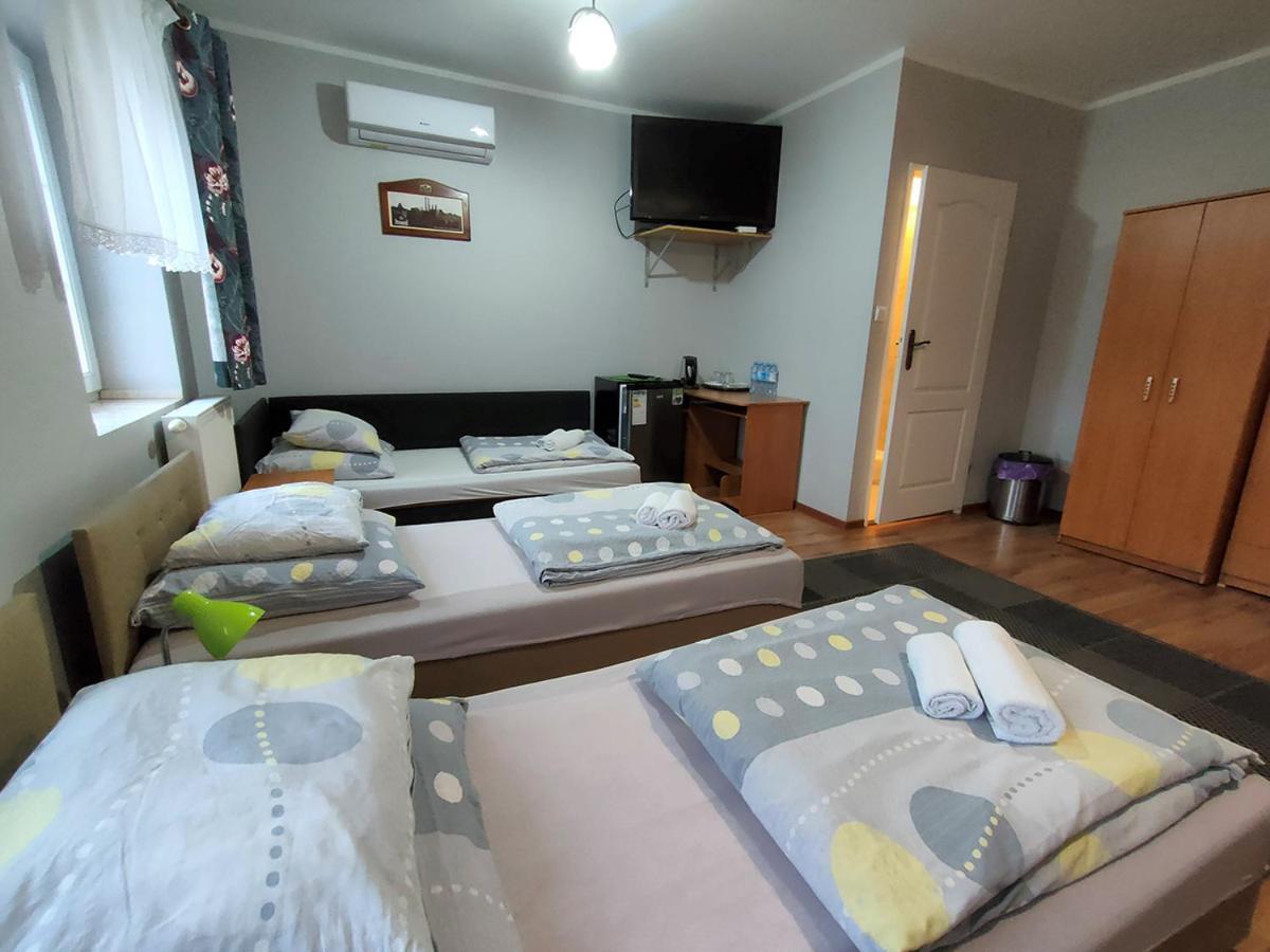 スタラホビツェ Stajnia Pod Debem Bed & Breakfast エクステリア 写真